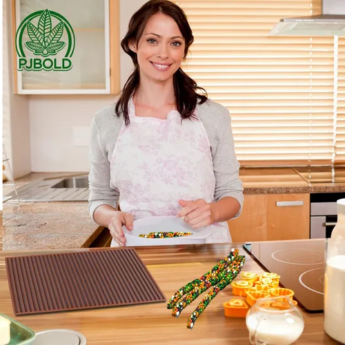 Miniatura 6 de Molde de silicona para cuerda de gomitas - Tamaño de 1/3 de hoja