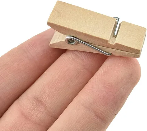 Miniatura 13 de HAHIYO Pinzas para ropa de madera doradas, mini pinzas para la ropa, no se deshacen de 1 pulgada de largo, paquete de 80 resortes resistentes