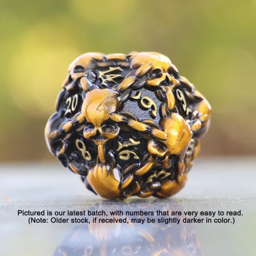 Miniatura 2 de DNDWoW Calavera dorada de metal pesado D20 con cadenas, dados de calavera gótica de gran tamaño para juegos de rol de mesa -BKGH9