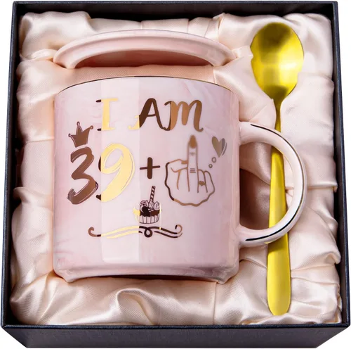 Miniatura 16 de Divertidos regalos de cumpleaños para mujeres, taza de café de 14 onzas con texto en inglés "Not a Day Over Fabulous" impresa con oro, ideas de Rosa