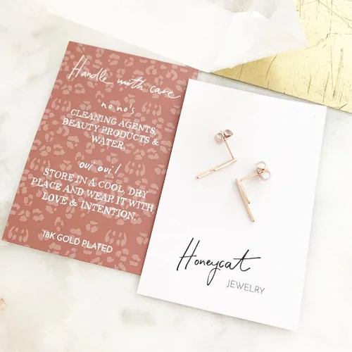 Miniatura 4 de HONEYCAT Lucy Tiny Drop Bar - Pendientes en oro, oro rosa o plata, joyería minimalista y delicada