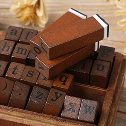 Miniatura 4 de DIYOMR Sellos de letras vintage, sellos de goma de madera, juego de 26 sellos del alfabeto con caja de madera vintage roja antigua para hacer