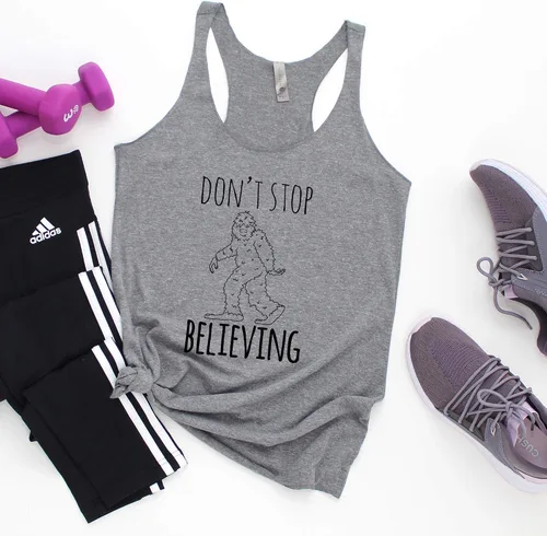 Miniatura 25 de Camiseta sin mangas con espalda cruzada para mujer, regalo para ella, camisas con refranes, camiseta de yoga, canción