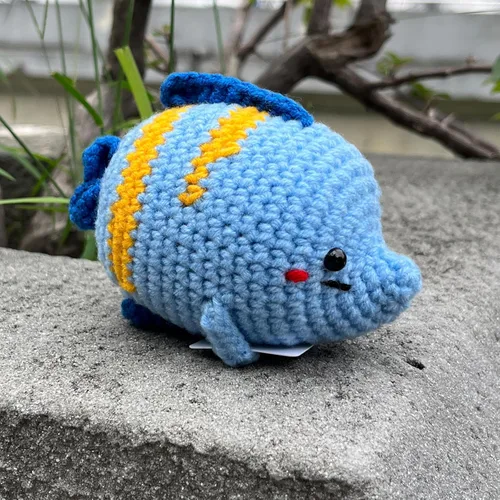 Miniatura 7 de Regalos de peces de ganchillo, apoyo emocional de peces positivos, lindos y divertidos, decoración de escritorio de oficina para ella, mujeres