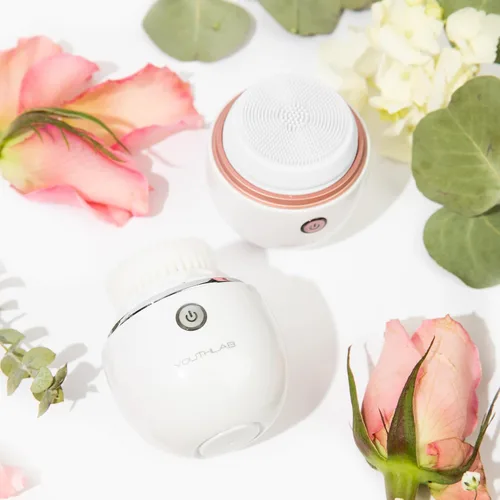 Miniatura 7 de Pure Radiance, cepillo de limpieza facial vibratorio, limpiador facial eléctrico, 3 modos, 3 cabezales de cepillo (2 cerdas, 1 silicona), plateado