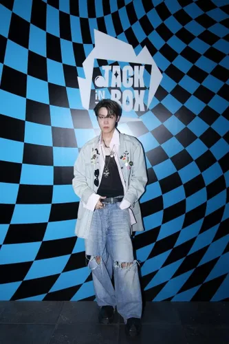 Miniatura 2 de Dreamus J-HOPE Álbum Jack In The Box Weverse BHE0178