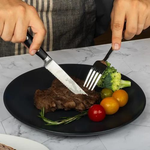Miniatura 6 de Alata Juego de cuchillos para carne de 8 piezas, 4.7 pulgadas con borde dentado, cuchillos afilados para cena, construcción de espiga completa Negro