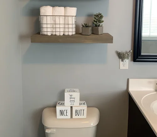 Miniatura 4 de Divertidos accesorios y decoración de baño de granja para estante, bloques de madera de 4 lados - Letreros de "Nice Butt" y "Get Naked" y "Hello