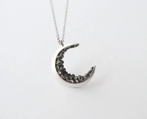 Miniatura 8 de Collar largo bañado en plata con cristales negros y luna creciente incrustada, Latón Piedra