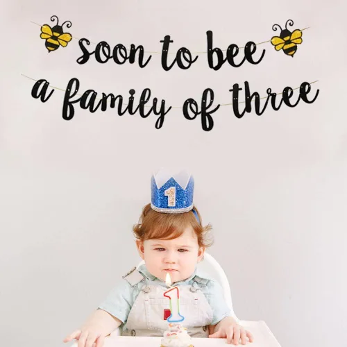 Miniatura 3 de KUNGOON Cartel de bienvenida para fiesta de bebé con texto en inglés «Soon To Bee a Family of Thres», baby shower con temática de abejorro