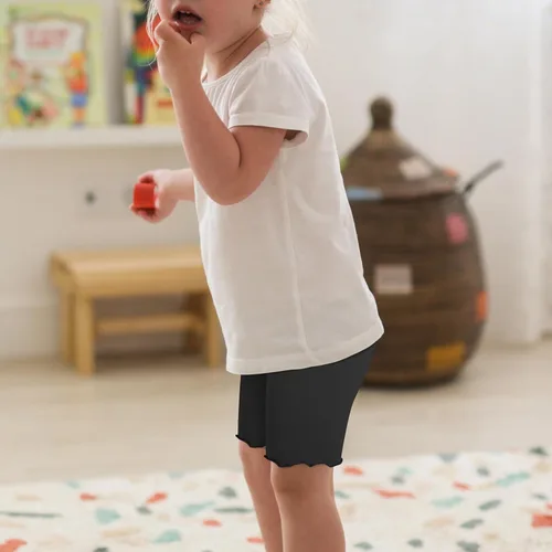 Miniatura 6 de Ruisita Paquete de 6 pantalones cortos con volantes para niños pequeños y niñas, pantalones cortos de bicicleta con ruedas, pantalones cortos