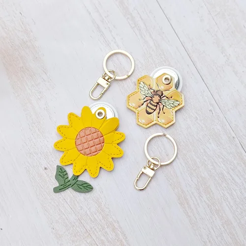 Miniatura 26 de CATCH ON Paquete de 2 fundas de cuero para Airtag para llavero, bonitos accesorios Kawaii adecuados para Airtag
