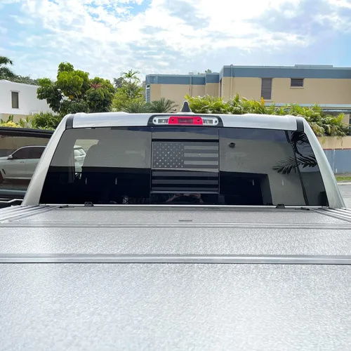 Miniatura 2 de Xinghe para Nissan Frontier 2013-2026 2025, calcomanías de bandera americana para ventana trasera central del camión, calcomanía de bandera de EE.