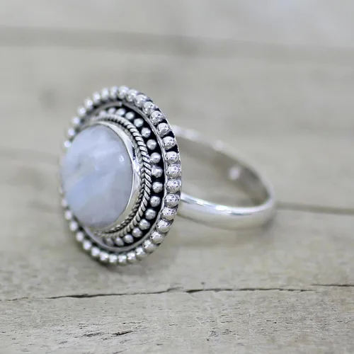 Miniatura 3 de NOVICA Rainbow Moonstone - Anillo de cóctel de plata de ley 925 con diseño de arcoíris