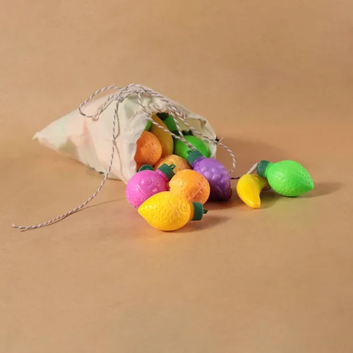 Miniatura 8 de 60 caramelos en polvo con forma de fruta, con tapas de agujeros para colgar para cuerdas decorativas, ideal para colgar en árboles de Navidad