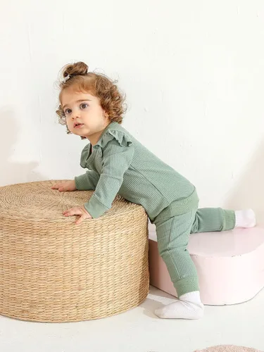 Miniatura 6 de Conjunto de ropa de 2 piezas para niña con diseño de corazón texturizado con volantes, sin botones de manga larga y lazo frontal