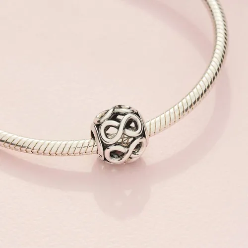 Miniatura 4 de PANDORA Joyería Infinite Shine Charm de plata de ley