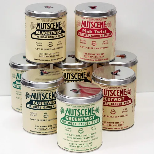 Miniatura 5 de NUTSCENE Lata Icónica (Lata de Cordel) con Su Cordel de Yute Escocés Tradicional y Agujero en la Parte Superior para Fácil Dispensación. 14