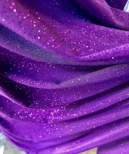 New Creations Fabric & Foam Inc, 58/60 pulgadas de ancho brillante iridiscente con purpurina elástica Selena tela de diseño Selena por The Yard,
