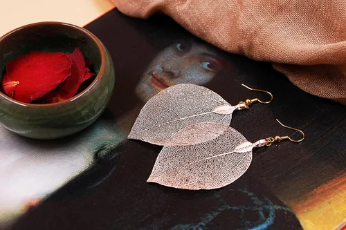 Miniatura 26 de Joyas de hoja de oro rosa y plata para mujer. Pendientes de hoja natural y collares circulares colgantes. Elegantes conjuntos de joyas colgantes.