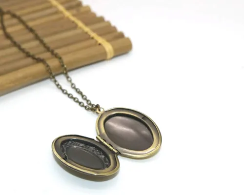 Miniatura 9 de Collar con colgante ovalado de estilo vintage con forma de medallón abierto