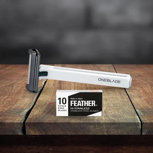 Miniatura 4 de OneBlade Maquinilla de afeitar Core Safety para cabello fino, incluye soporte y 10 repuestos de cuchillas de plumas japonesas de primera calidad