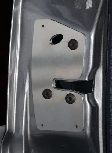 Miniatura 4 de CS Works - Placa de reparación y refuerzo de pestillo de puerta con pernos de repuesto para Jeep Grand Cherokee (ZJ) 93-98 LEFT/DRIVER Izquierda