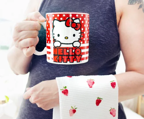 Miniatura 5 de Silver Buffalo Sanrio Hello Kitty - Taza de cerámica con lunares rojos y blancos, 20 onzas Hello Kitty lunares rojos y blancos