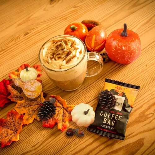 Miniatura 7 de Decoraciones de otoño de calabazas para el hogar: juego de 50 mini calabazas de plástico que incluye hojas falsas, bellotas, piñas, calabazas