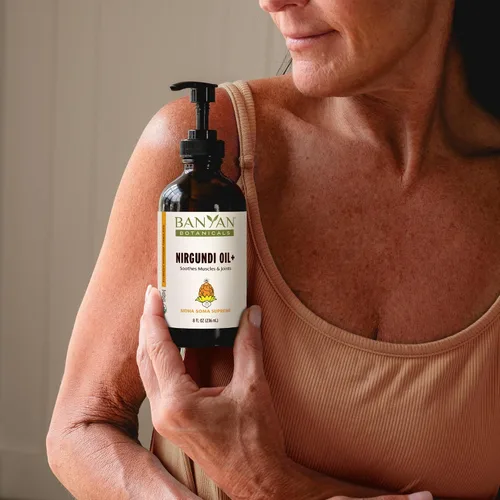 Miniatura 4 de Banyan Botanicals Nirgundi Oil+ - Aceite de hierbas ayurvédicas orgánicas - Limpieza y relajación - Aceite de masaje muscular y articular - 8 onzas