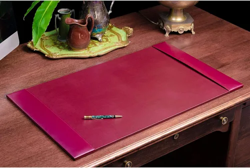 Miniatura 2 de DACASSO Almohadilla de escritorio de cuero sintético con rieles laterales - Secante de escritorio de cuero de lujo para escribir - Protector Borgoña