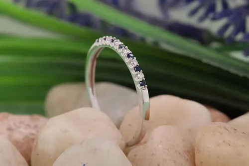 Miniatura 10 de Dazzlingrock Collection Anillo apilable de boda con piedras preciosas y diamantes de 14 quilates, oro blanco