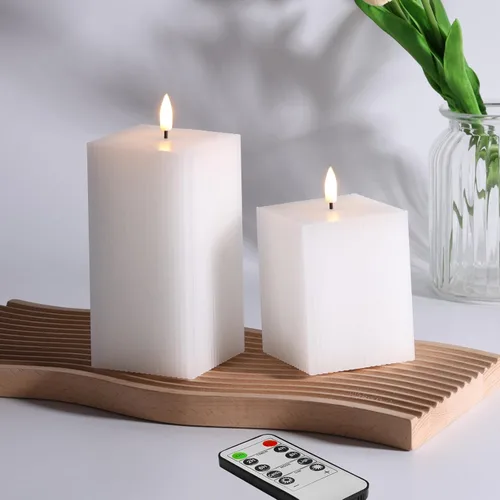 Velas sin llama blancas acanaladas con control remoto, juego de 2 velas LED cuadradas a pilas, velas parpadeantes de cera real para decoración del