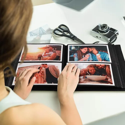 Miniatura 6 de RECUTMS Álbum de fotos 4x6 de 200, álbum de fotos con cubierta de cuero deslizable para fotos de familia, boda, niños, vacaciones, aniversario Negro