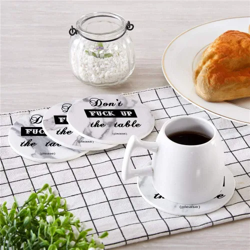 Miniatura 5 de Posavasos divertidos, 6 posavasos de cuero con soporte, regalo perfecto para inauguración de la casa, protege los muebles de marcas de agua, Negro