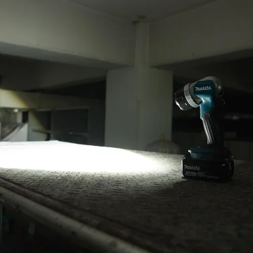 Miniatura 8 de Makita DML808 18V LXT Litio-Ion Inalámbrico L.E.D. Linterna de haz ajustable, linterna solamente
