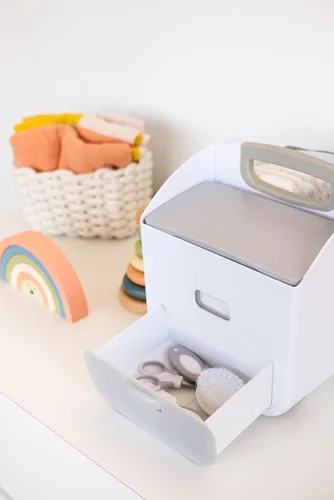 Miniatura 10 de Estación para cambiar pañales portátil Ubbi con caja organizadora de almacenamiento para pañales, cambiador y dispensador de toallitas de bebé