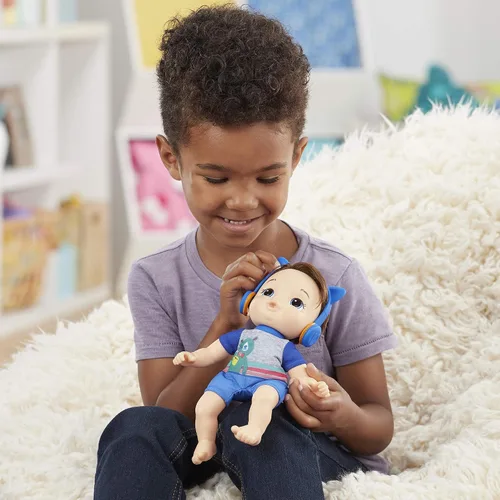 Miniatura 9 de Baby Alive Littles, Carry 'N Go Squad, Little Matteo Brown Hair Boy Muñeca, portador, accesorios, juguete para niños a partir de 3 años