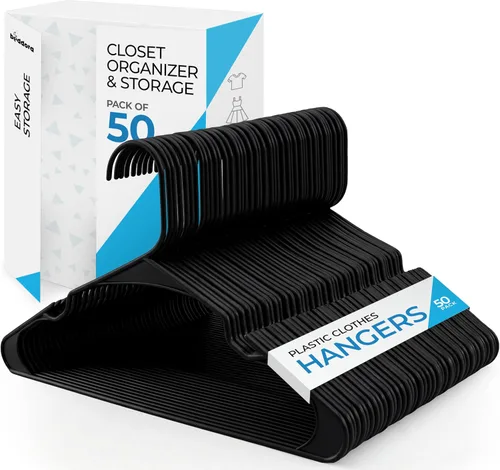 Beddora - Paquete de 50 perchas de plástico negras para organización del armario y almacenamiento de diseño que ahorra espacio, percha para trajes,