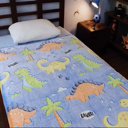Miniatura 5 de Manta de dinosaurio que brilla en la oscuridad para niños, manta suave de forro polar azul. Gran regalo de dinosaurio para niños, nietos, bebés