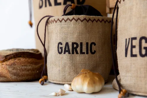 Miniatura 4 de Natural Elements KitchenCraft Bolsa de almacenamiento de ajo ecológico con cordón, yute / 100% algodón