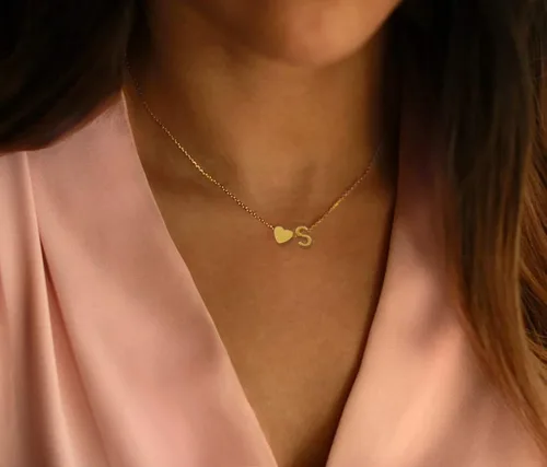 Miniatura 5 de Glimmerst - Collar de corazón con inicial, acero inoxidable chapado en oro de 18 quilates, collar de corazón pequeño con letra inicial