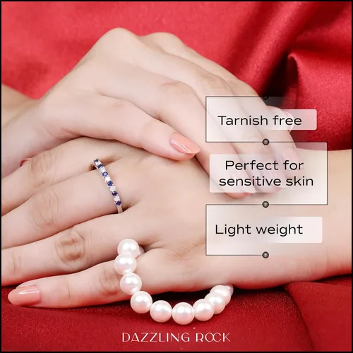 Miniatura 2 de Dazzlingrock Collection Alianza de boda apilable de zafiro azul y diamante blanco redondo alternativo en oro de 10 quilates