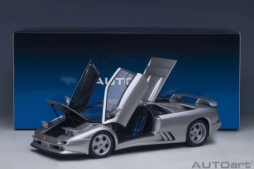 Miniatura 18 de AUTOart Lamborghini Diablo SE30 JOTA (TITANIO/Plateado metálico)