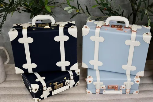 Miniatura 2 de DAISY FIELDS Baúl de recuerdo para bebé. Colección Azul & Azul marino. Maleta de recuerdo. Diseñado en España (azul marino, Petite)