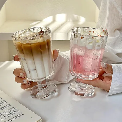 Miniatura 3 de Juego de 2 vasos de helado con pies (transparente), copa de vidrio estilo pétalo de flor, adecuado para jugo, helado, cócteles, postres y más.