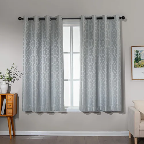 Miniatura 14 de Amazon Basics Cortinas Jacquard 100% opacas de 2 piezas, cortinas para sala de estar y dormitorio, tratamiento de ventana con aislamiento térmico