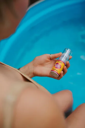 Miniatura 5 de Champú Seco en Polvo Good A- Hair Day – Sin Aerosol, Sin Talco, Todo Natural, Aroma a Vainilla – Absorbe Aceite, Refresca el Cabello Entre Lavados