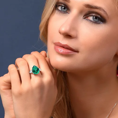 Miniatura 5 de Gem Stone King Anillo de 3 piedras de moissanita blanca y nano esmeralda verde de 9.19 quilates para mujer en plata de ley 925 Forma de pera 0.630
