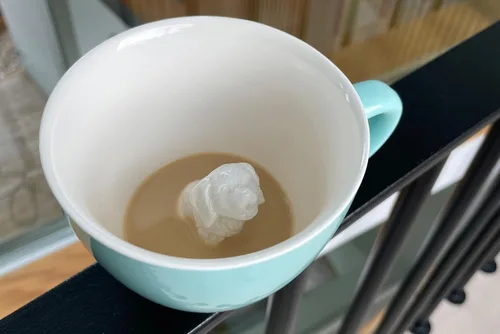 Miniatura 6 de Creature Cups - Taza de cerámica con diseño de perro (11 onzas, exterior verde agua) - Taza con animal 3D oculto en su interior - Taza de cachorro